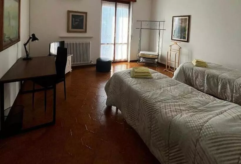 ベッドアンドブレックファースト R&b Emilia