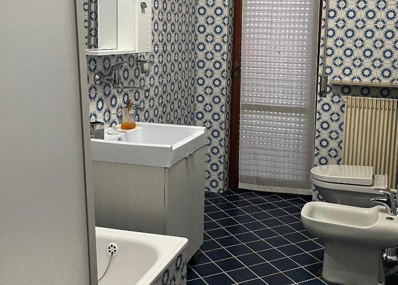 ベッドアンドブレックファースト R&b Emilia