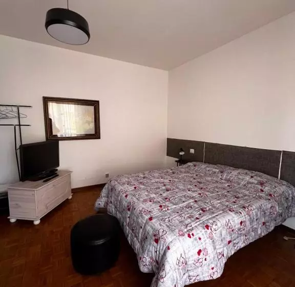 ベッドアンドブレックファースト R&b Emilia