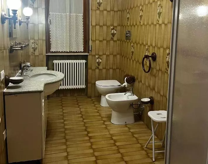 ベッドアンドブレックファースト R&b Emilia