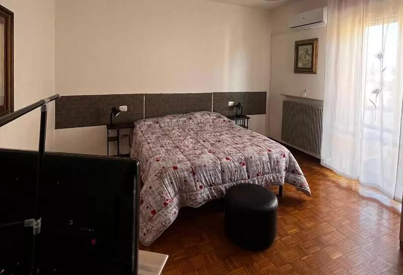 ベッドアンドブレックファースト R&b Emilia