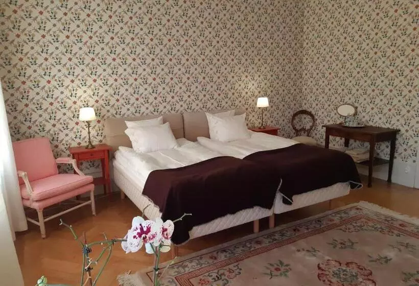 Hoby Gård B&b