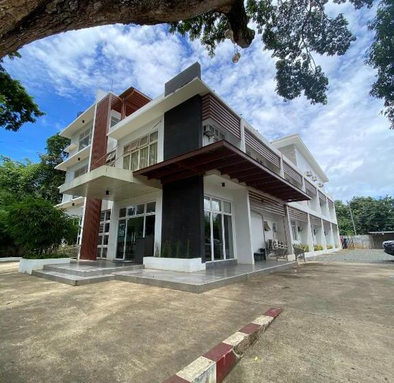 فندق Bambu Suites