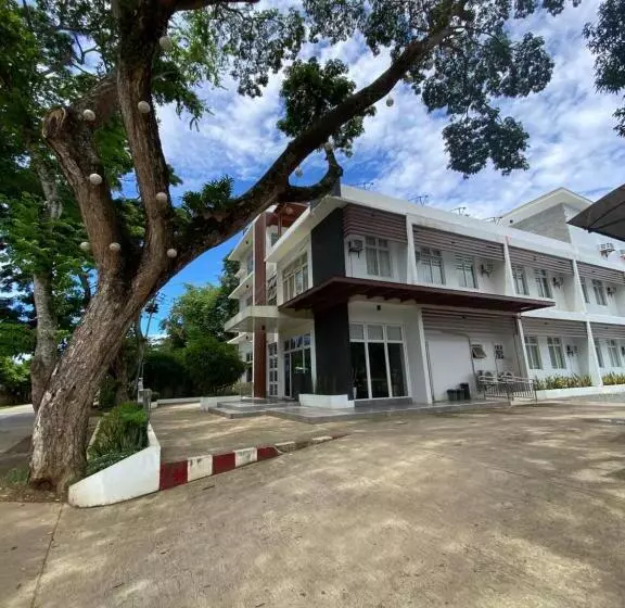 ホテル Bambu Suites