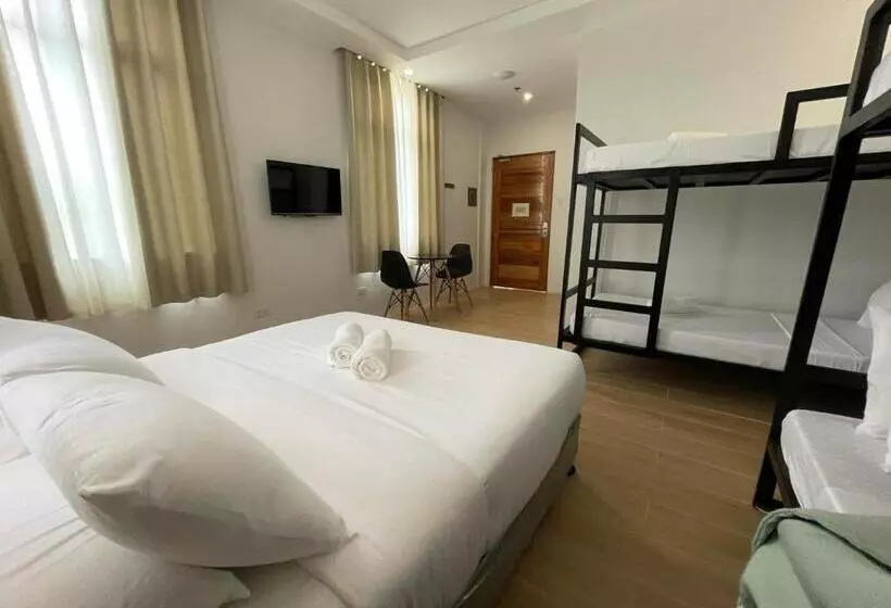 ホテル Bambu Suites