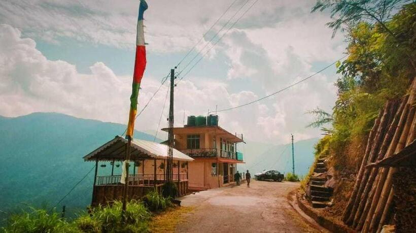 Hotel Oyo Titli Resort