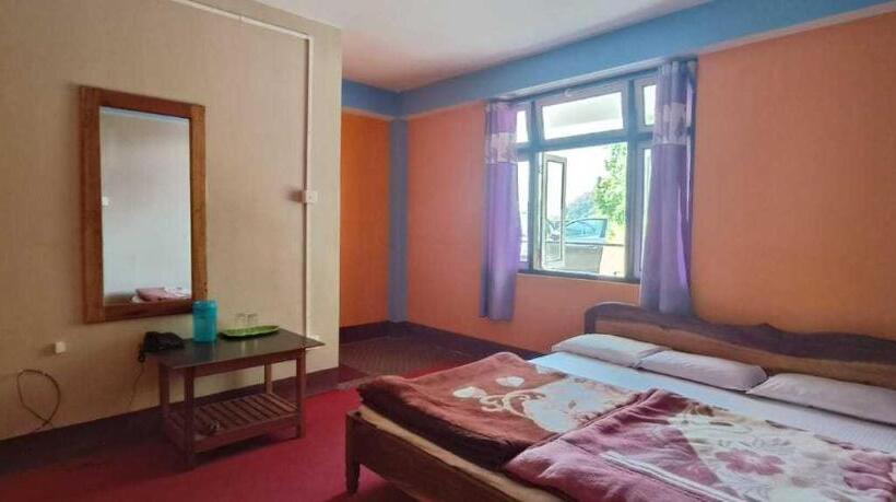 Hotel Oyo Titli Resort