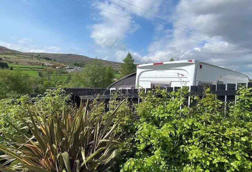 Hotelli Rostrevorvalley Caravan Experience Private Hottub