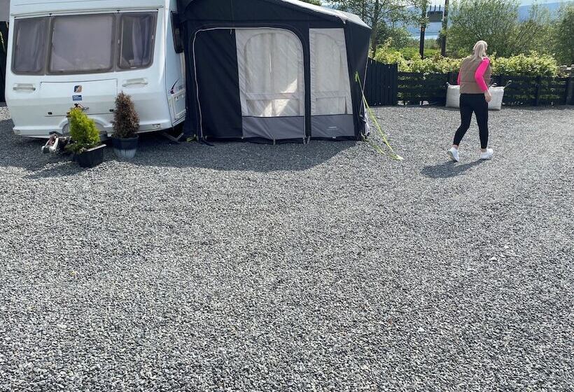 酒店 Rostrevorvalley Caravan Experience Private Hottub