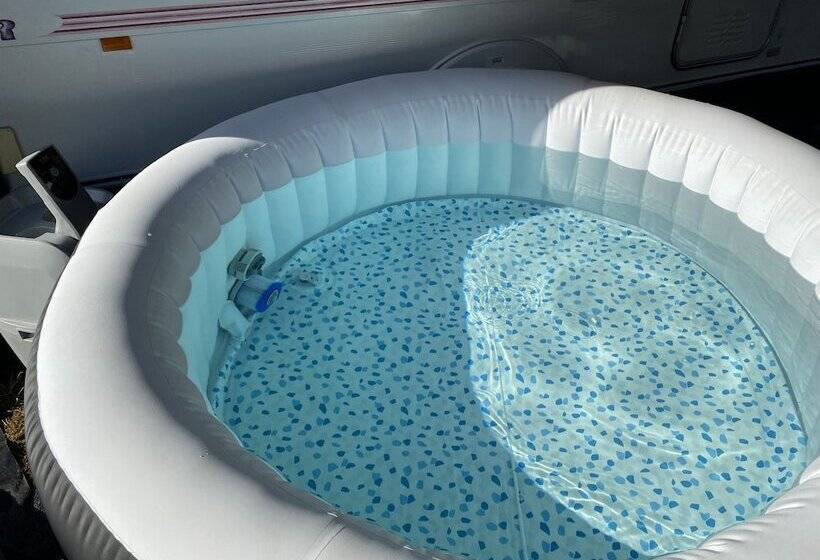 酒店 Rostrevorvalley Caravan Experience Private Hottub