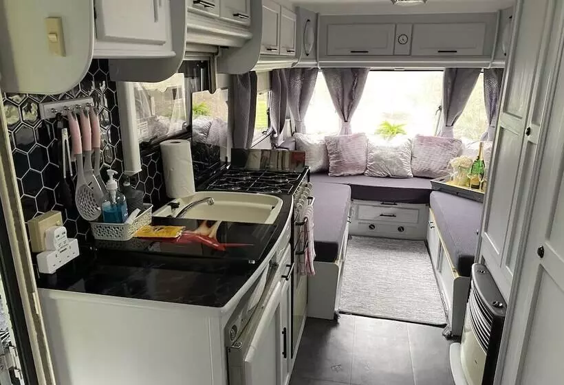 Hotelli Rostrevorvalley Caravan Experience Private Hottub