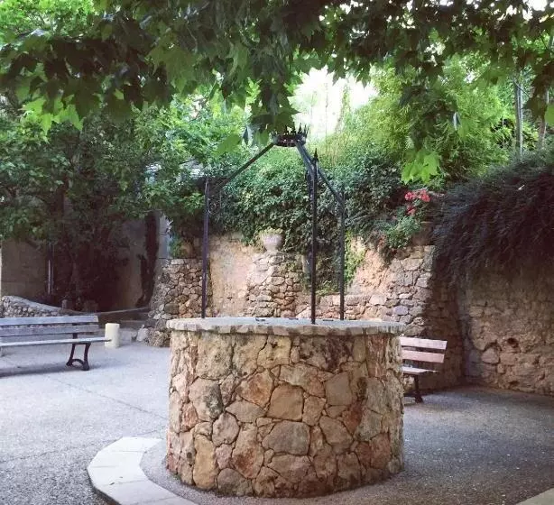 ペンション Au Puits De La Fontaine