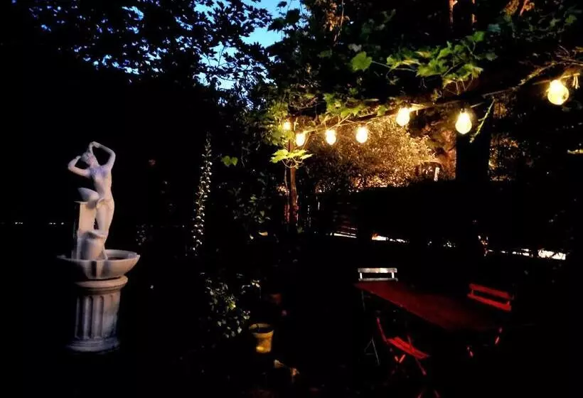 ペンション Au Puits De La Fontaine