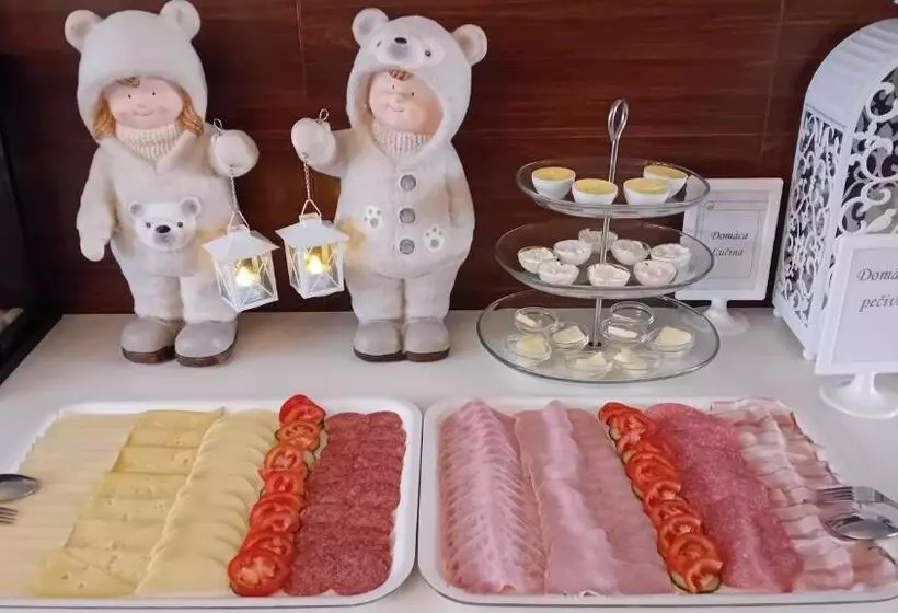 Majatalo Penzión Vilka Podhájčanka