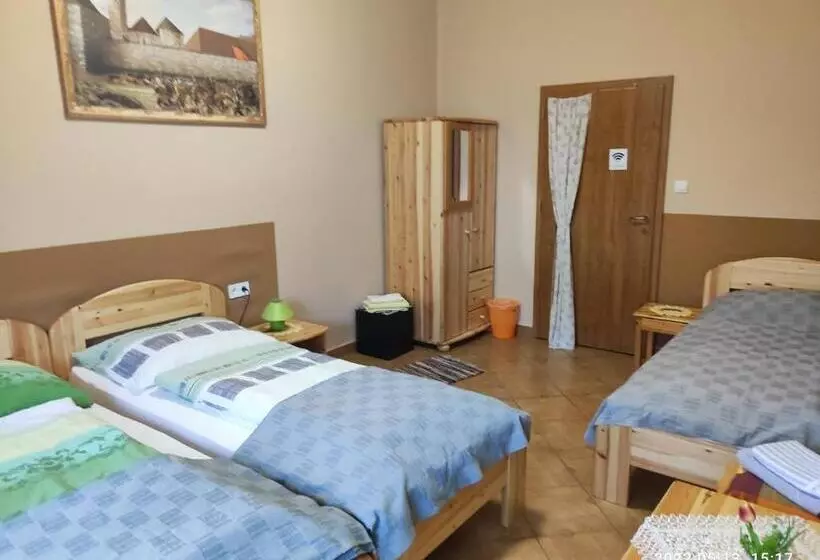 Majatalo Vár Liget Vendégház