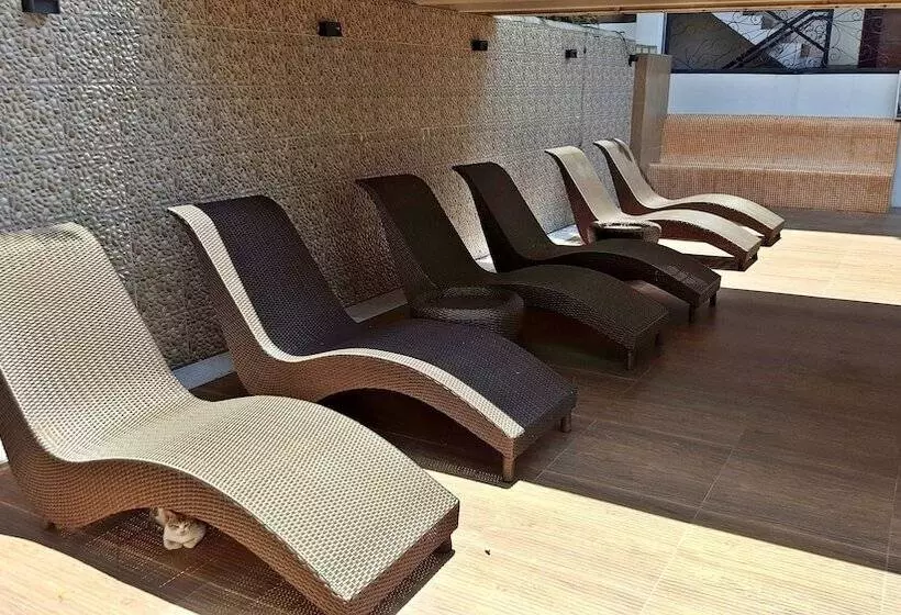 Splash Suites Hotel Tagaytay