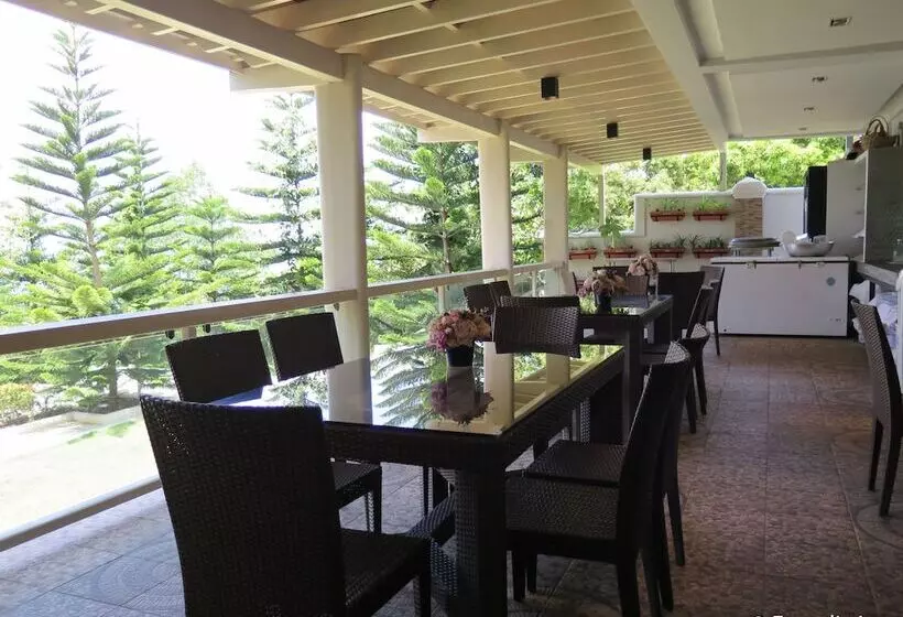 Splash Suites Hotel Tagaytay