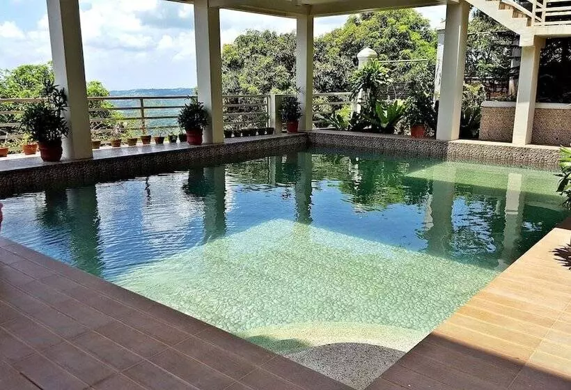 Splash Suites Hotel Tagaytay