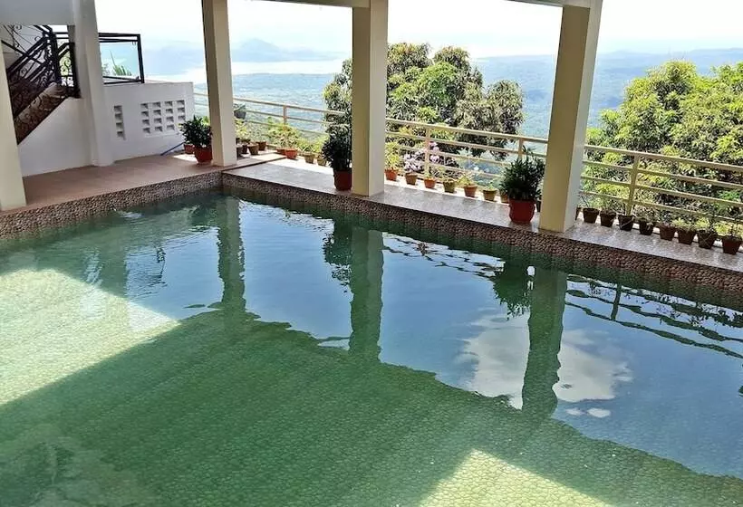 Splash Suites Hotel Tagaytay