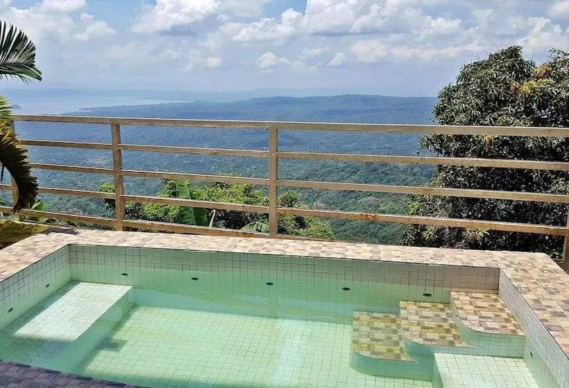 Splash Suites Hotel Tagaytay