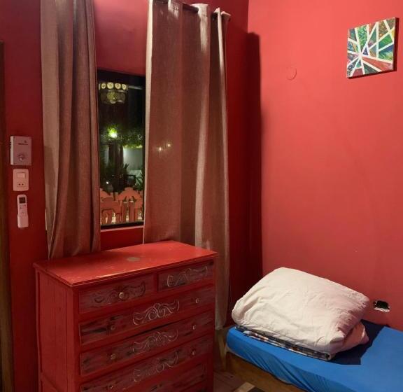 Bed And Breakfast 879