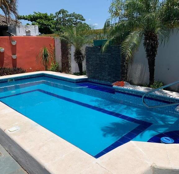 Bed And Breakfast 879