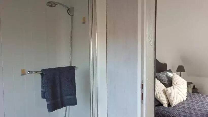 ベッドアンドブレックファースト La Maison Des Poulains