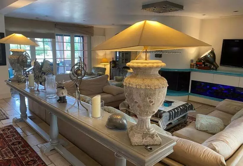 Aamiaismajoitus (B&B) L’hacienda Francesa