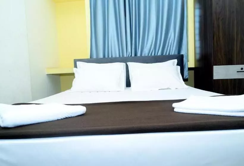 Hotelli Aradhya Inn Deralakatte