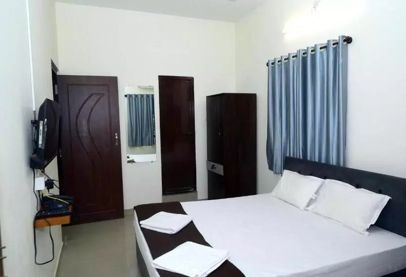 Hotelli Aradhya Inn Deralakatte