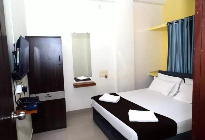 Hotelli Aradhya Inn Deralakatte