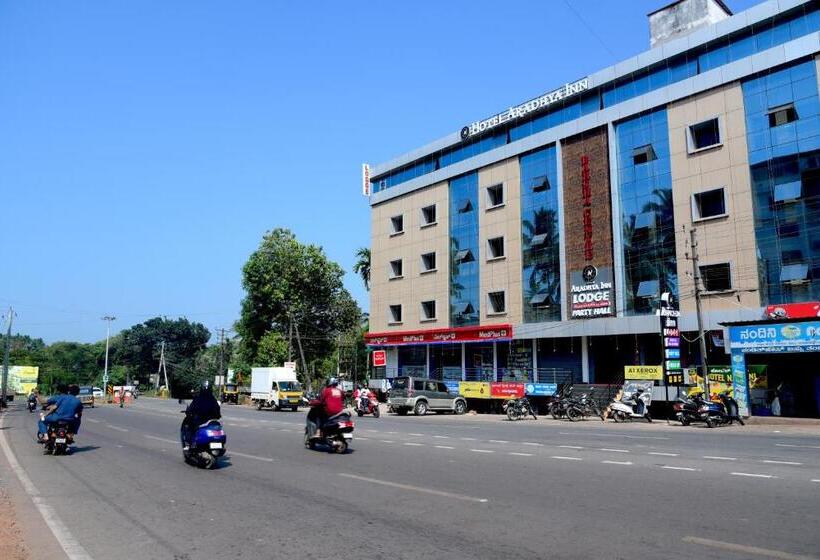 Hotel Aradhya Inn Deralakatte