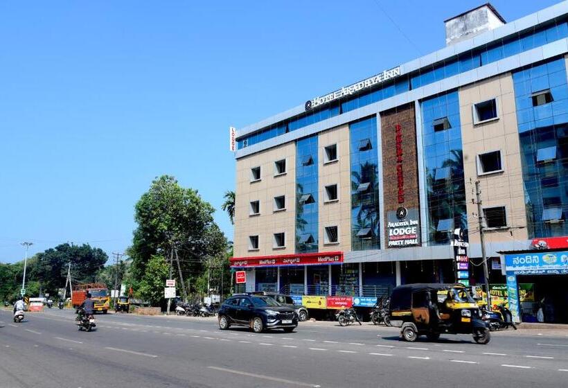 Hotel Aradhya Inn Deralakatte