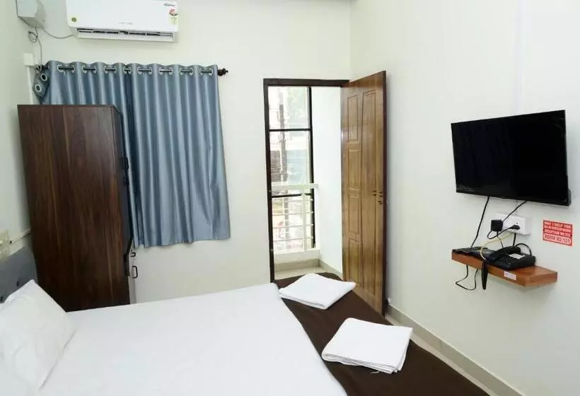 Hotelli Aradhya Inn Deralakatte