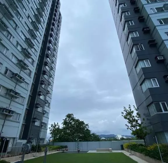 ホテル Avida Towers Davao