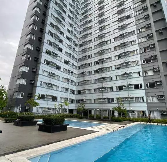 ホテル Avida Towers Davao