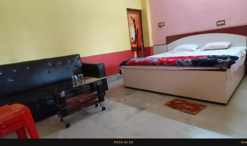 ホテル India Tours Only Ekanta Apan