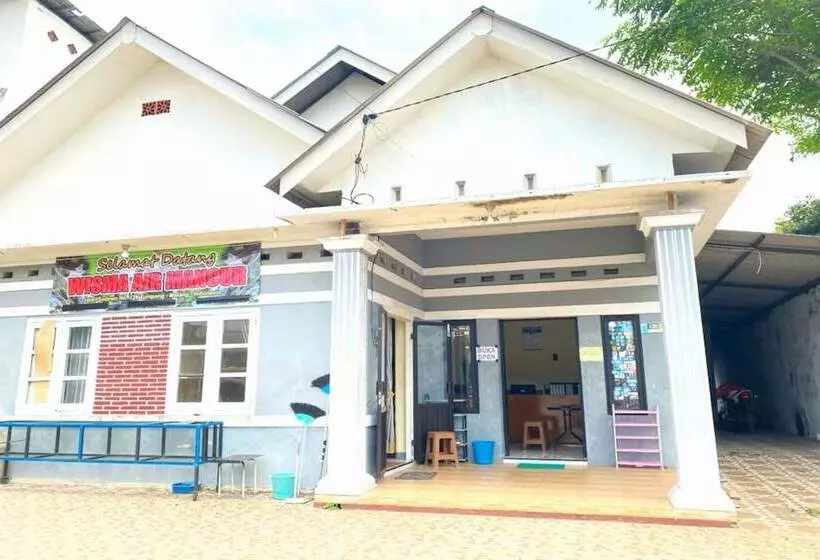 Hotelli Oyo 93571 Wisma Air Mancur Homestay