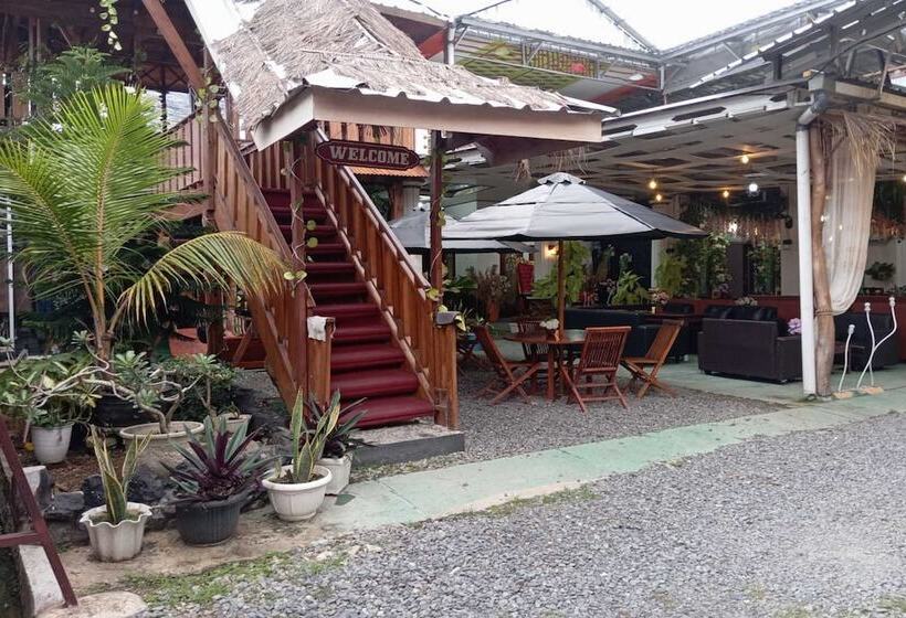酒店 Oyo 93631 Eltsania Exclusive Homestay Syariah
