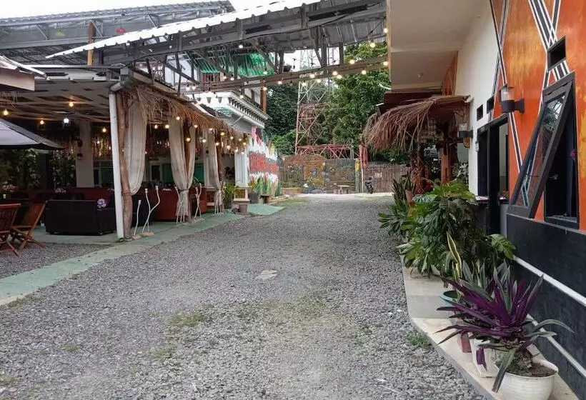 Hotelli Oyo 93631 Eltsania Exclusive Homestay Syariah