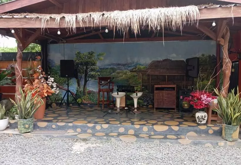 Hotelli Oyo 93631 Eltsania Exclusive Homestay Syariah