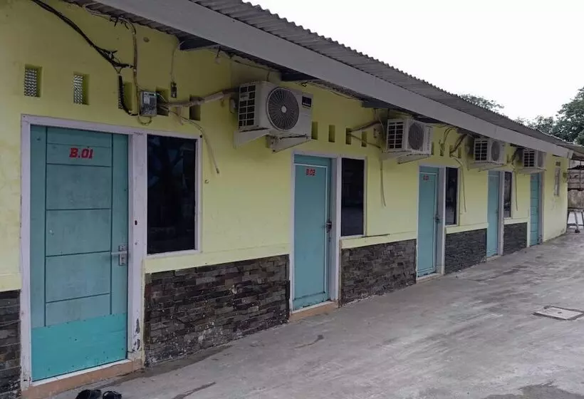 Hotelli Oyo 93631 Eltsania Exclusive Homestay Syariah