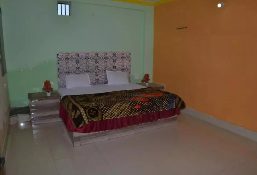 ペンション Apna Guest Home Stay