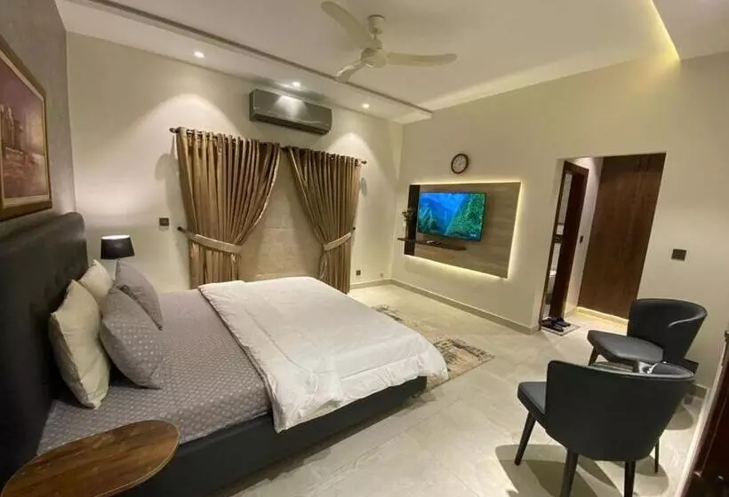 پانسیون Firefly Retreat Your Home Away From Home