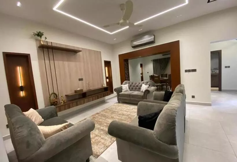 پانسیون Firefly Retreat Your Home Away From Home