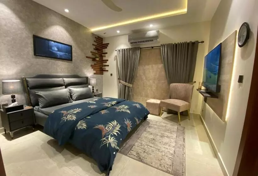 پانسیون Firefly Retreat Your Home Away From Home