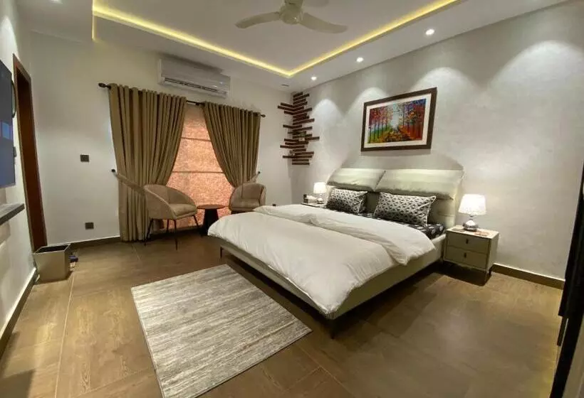 پانسیون Firefly Retreat Your Home Away From Home