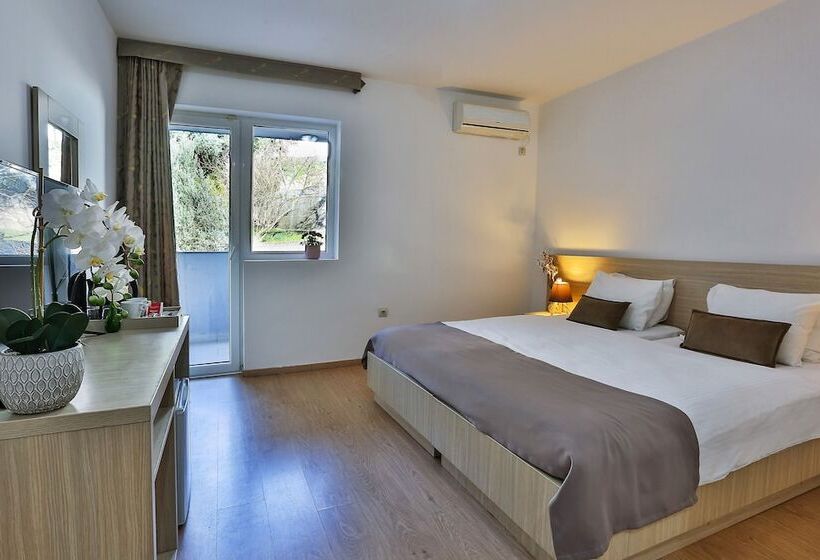 پانسیون Villa Vanty