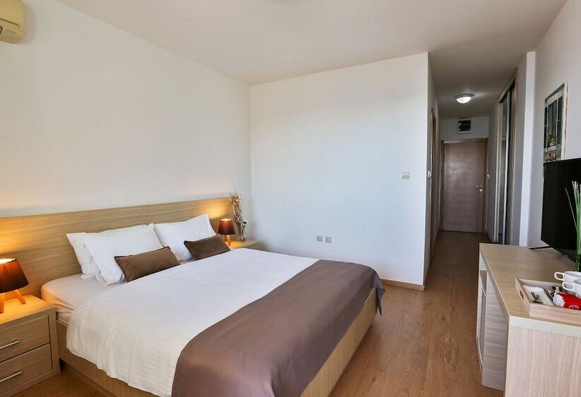 پانسیون Villa Vanty