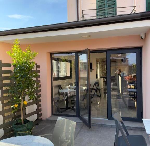 Pensjonat Prima Fila Due Pemium Guest House